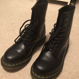 1460 smooth doc martens